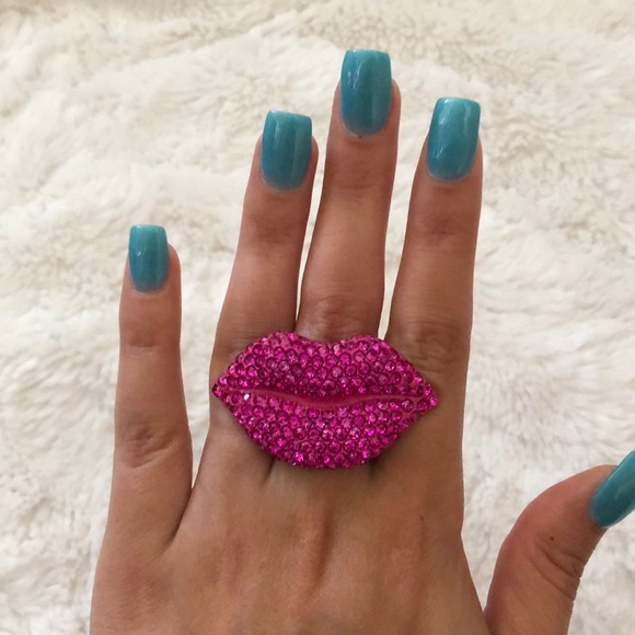 Charming Charlie Jewelry - Pink Lips Ring 👄